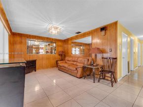 2238 NW 58th St, Miami FL 33142