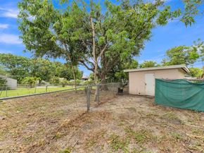 2238 NW 58th St, Miami FL 33142