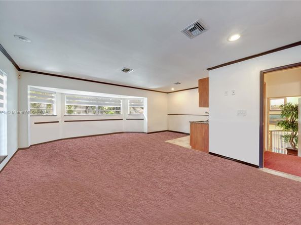 2997 Day Ave, Miami FL 33133