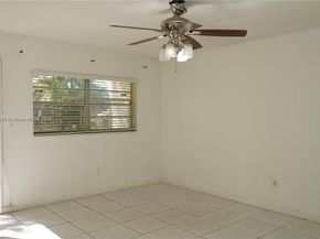 11855 NE 19th Dr 10, North Miami FL 33181