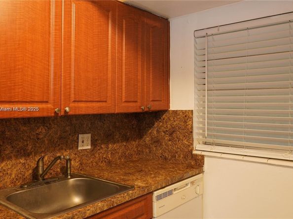 11855 NE 19th Dr 10, North Miami FL 33181