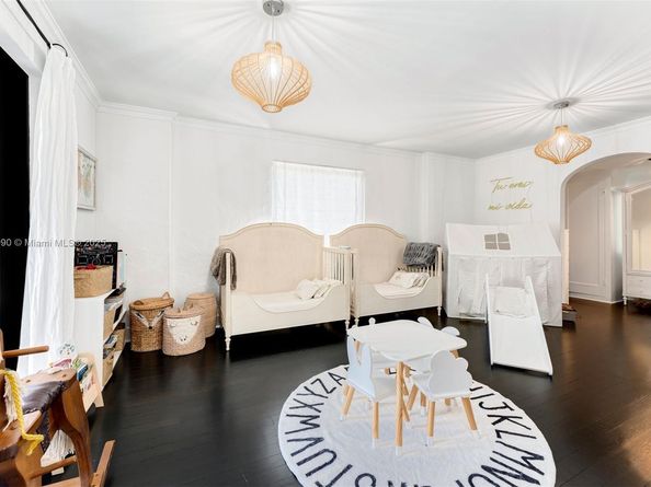 4430 Alton Rd, Miami Beach FL 33140