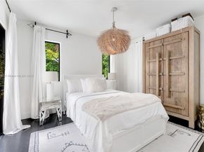 4430 Alton Rd, Miami Beach FL 33140