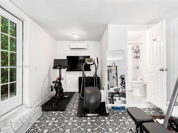 4430 Alton Rd, Miami Beach FL 33140
