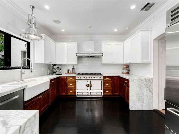 4430 Alton Rd, Miami Beach FL 33140