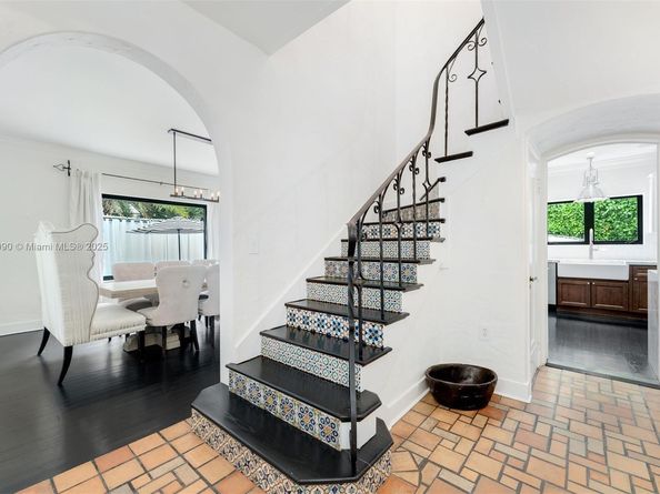 4430 Alton Rd, Miami Beach FL 33140