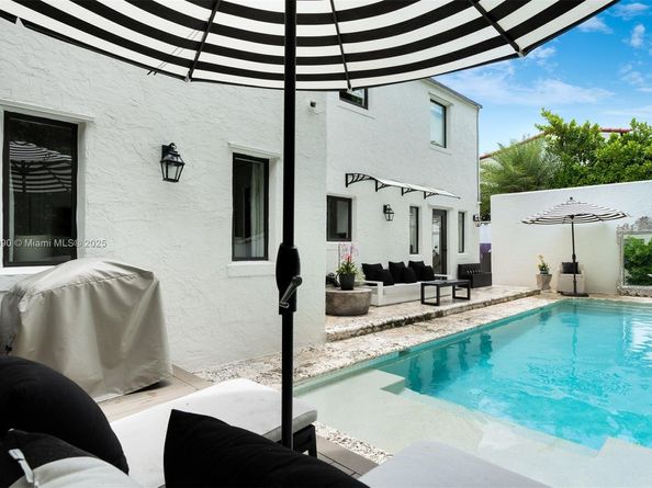 4430 Alton Rd, Miami Beach FL 33140