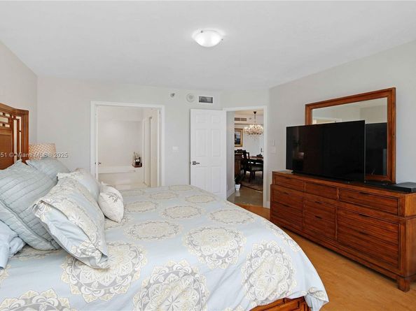 Undisclosed Address #A11873551, Aventura FL 33180