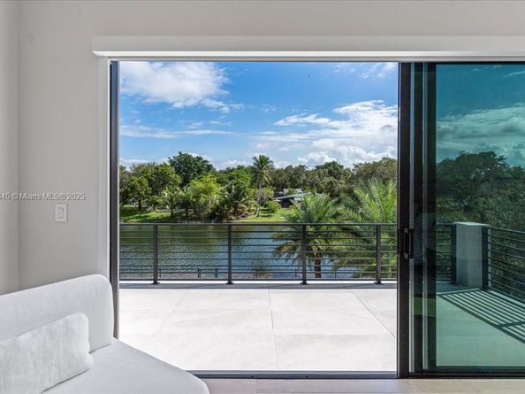 11907 SW 70th Ave, Pinecrest FL 33156