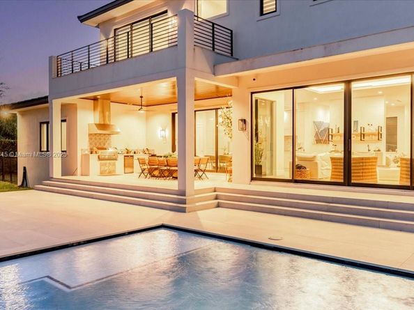 11907 SW 70th Ave, Pinecrest FL 33156