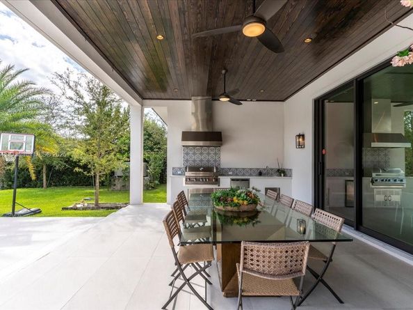 11907 SW 70th Ave, Pinecrest FL 33156