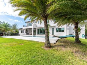 11907 SW 70th Ave, Pinecrest FL 33156