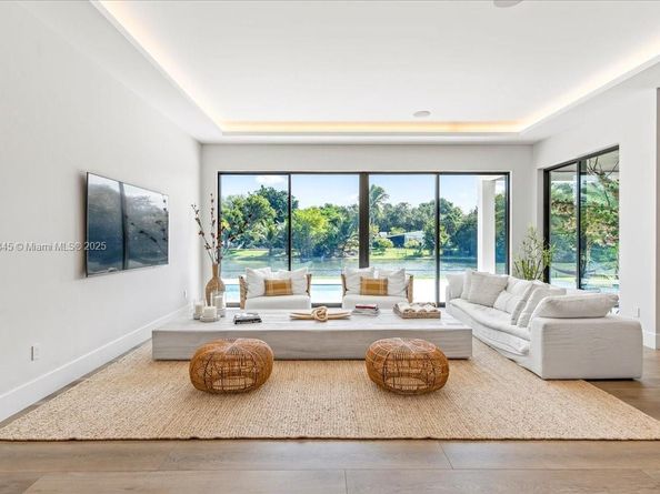 11907 SW 70th Ave, Pinecrest FL 33156