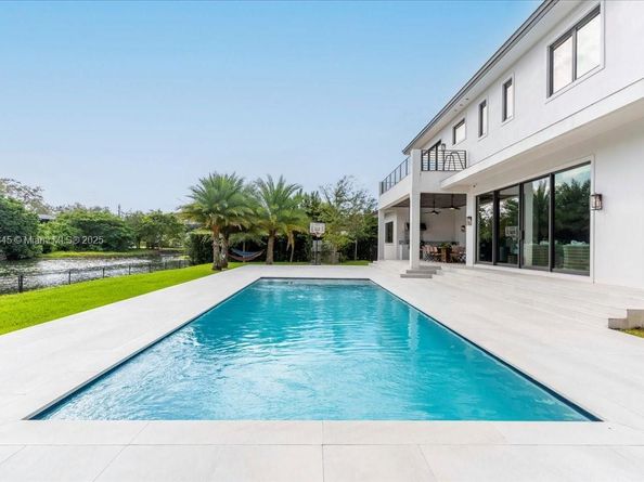 11907 SW 70th Ave, Pinecrest FL 33156