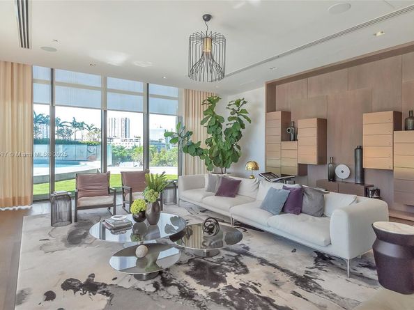 480 NE 31st St 4906, Miami FL 33137