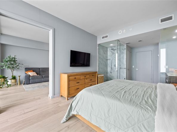 480 NE 31st St 4906, Miami FL 33137