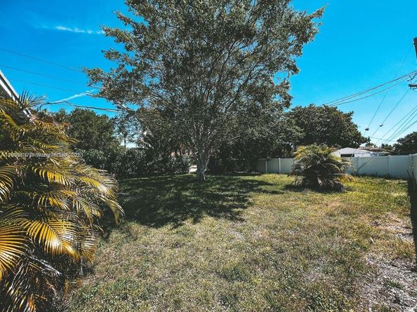 1231 N 16th Ct, Hollywood FL 33020