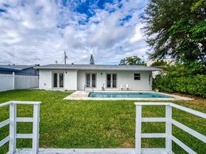 251 SW 9th Ave, Hallandale Beach FL 33009