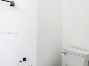 251 SW 9th Ave, Hallandale Beach FL 33009