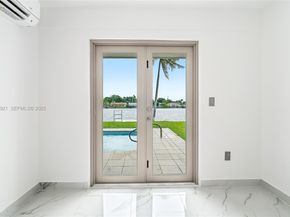 251 SW 9th Ave, Hallandale Beach FL 33009