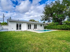 251 SW 9th Ave, Hallandale Beach FL 33009