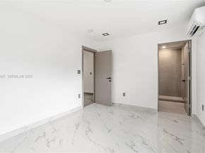 251 SW 9th Ave, Hallandale Beach FL 33009