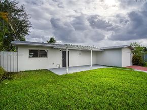 251 SW 9th Ave, Hallandale Beach FL 33009