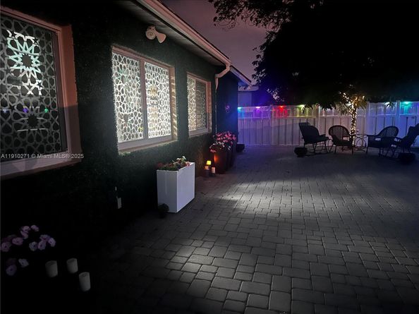 8600 NW 25th Ct, Sunrise FL 33322