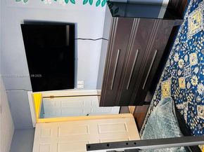 8600 NW 25th Ct, Sunrise FL 33322