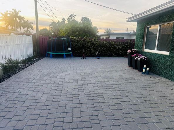 8600 NW 25th Ct, Sunrise FL 33322