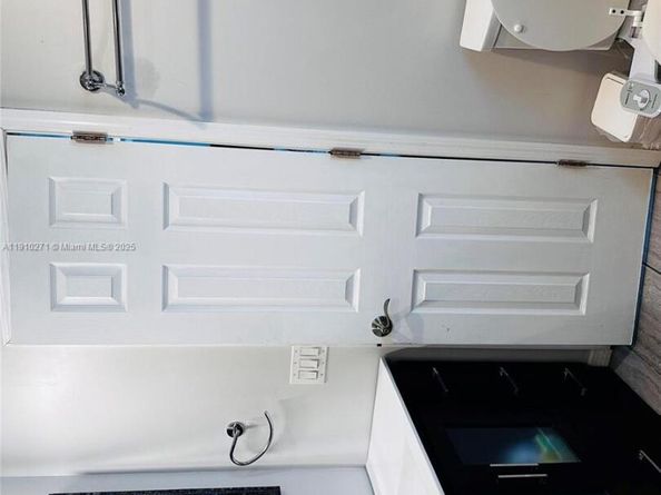 8600 NW 25th Ct, Sunrise FL 33322