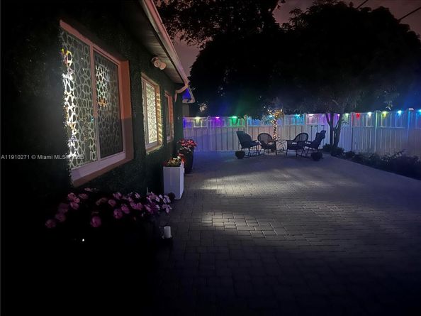 8600 NW 25th Ct, Sunrise FL 33322