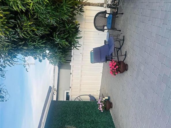 8600 NW 25th Ct, Sunrise FL 33322