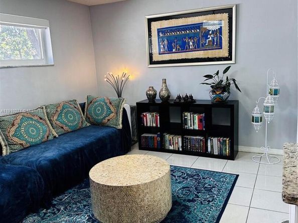 8600 NW 25th Ct, Sunrise FL 33322