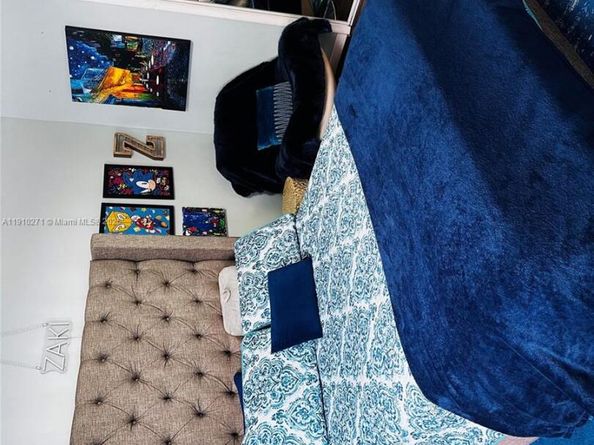 8600 NW 25th Ct, Sunrise FL 33322