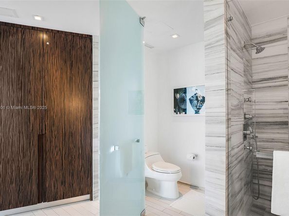 2201 Collins Ave 431, Miami Beach FL 33139