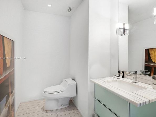 2201 Collins Ave 431, Miami Beach FL 33139