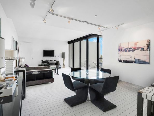 2201 Collins Ave 431, Miami Beach FL 33139