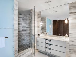 2201 Collins Ave 431, Miami Beach FL 33139