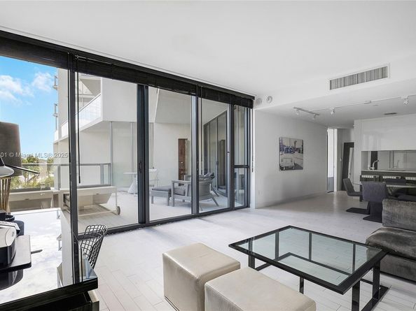 2201 Collins Ave 431, Miami Beach FL 33139