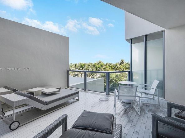 2201 Collins Ave 431, Miami Beach FL 33139