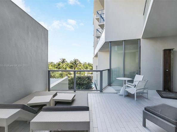 2201 Collins Ave 431, Miami Beach FL 33139