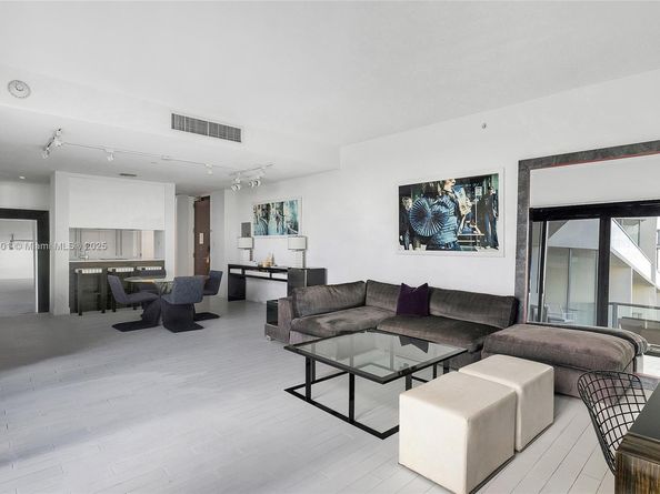 2201 Collins Ave 431, Miami Beach FL 33139