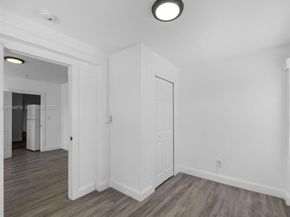 500 SW 8th AVE, Miami FL 33130