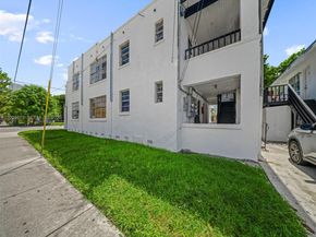 500 SW 8th AVE, Miami FL 33130