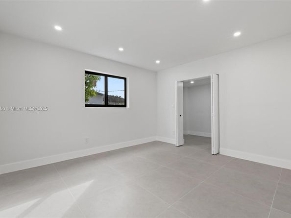 8370 SW 46th St, Miami FL 33155