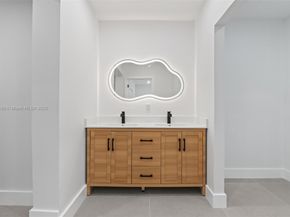 8370 SW 46th St, Miami FL 33155