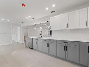 8370 SW 46th St, Miami FL 33155