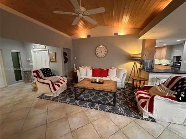 3407 Beacon St, Pompano Beach FL 33062