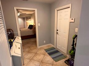 3407 Beacon St, Pompano Beach FL 33062